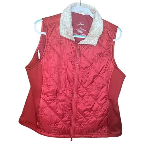 L L Bean Women’s Red Quilted Vest Size XL with double zipper closure Thinsulate - Picture 1 of 7
